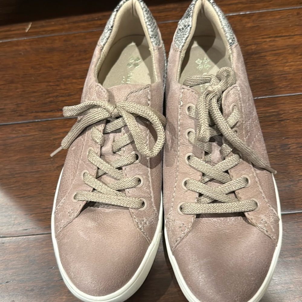 Neutralizer sneaker